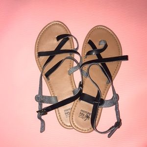 ✨2/$15✨ cute sanadals